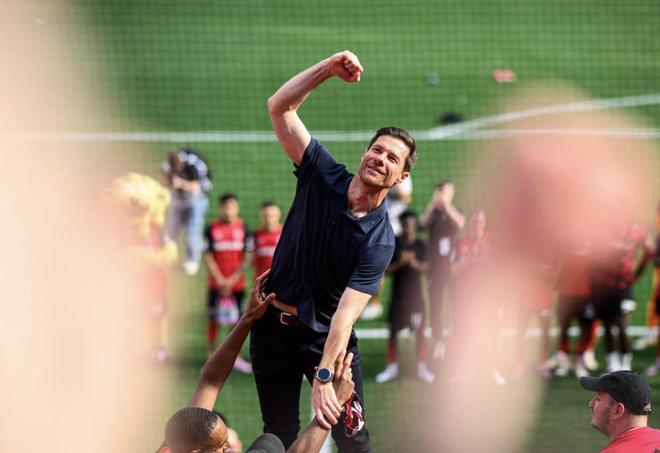 阿隆索：終場(chǎng)于藥廠，永存心中。